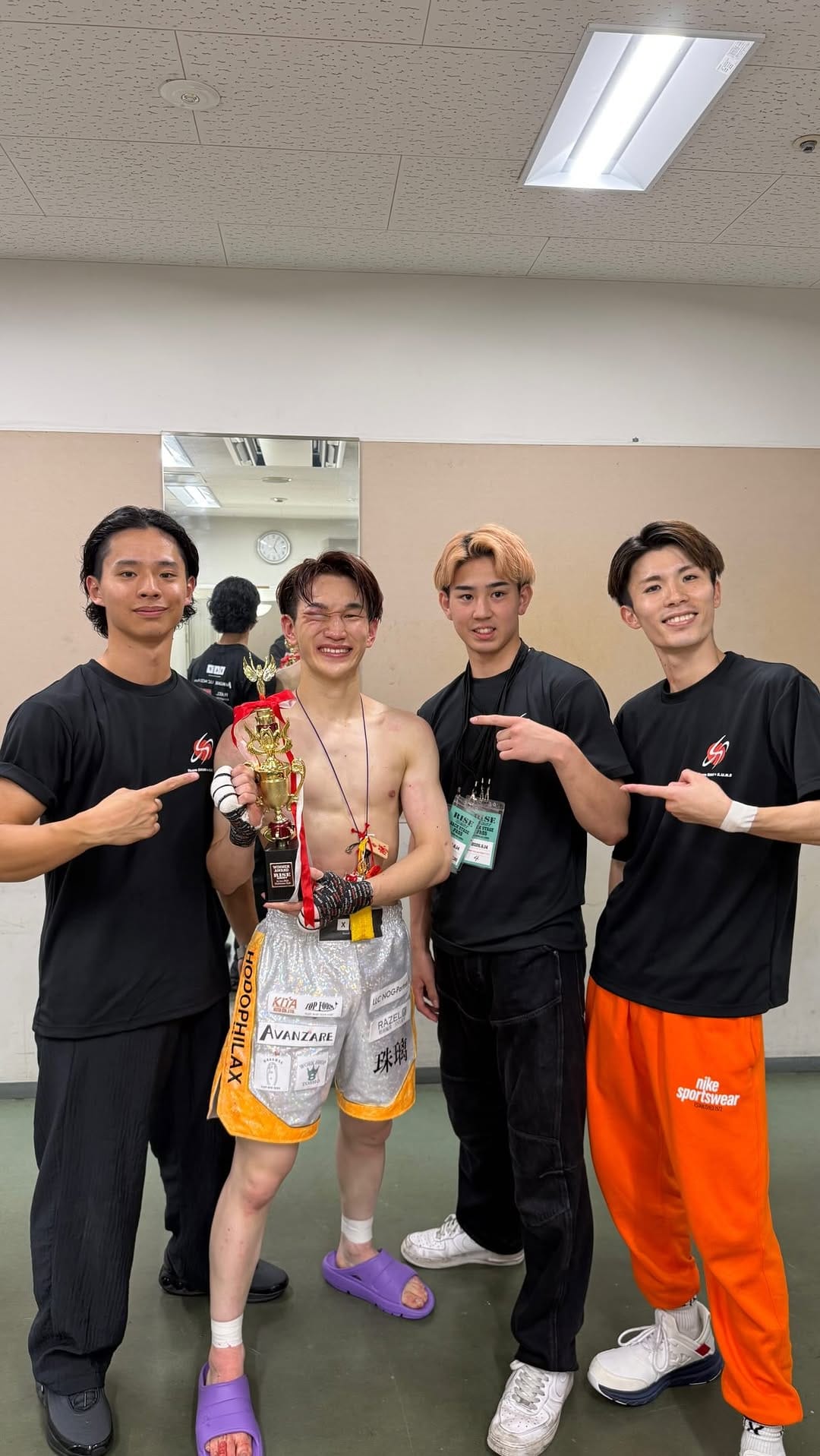 Post 6 by 酒寄 珠璃 | SHURI SAKAYORI on Instagram (video)