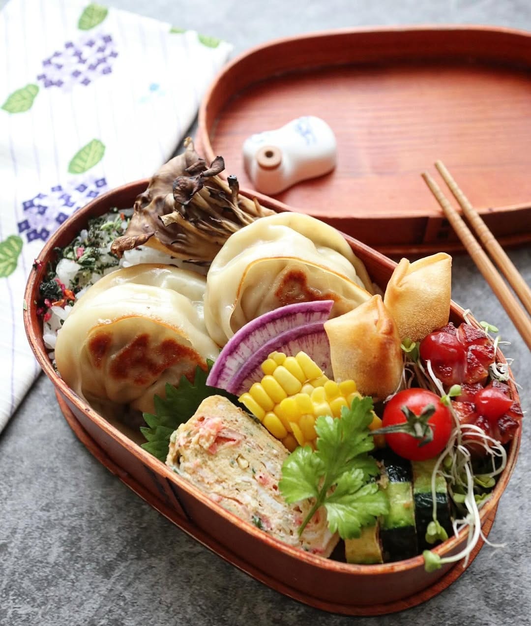 Post 3 by アシュママ　息子とパパに作るお弁当 on Instagram (carousel)