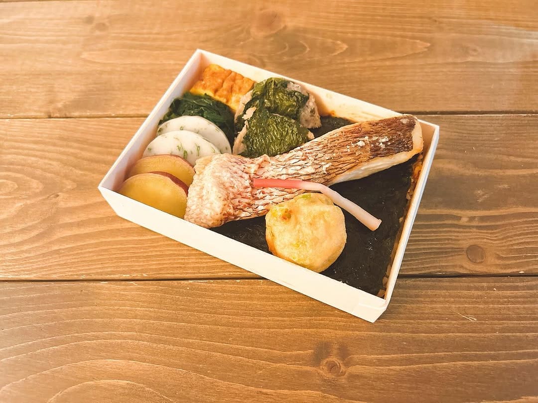 Post 8 by 刷毛じょうゆ 海苔弁山登り[公式] on Instagram (image)