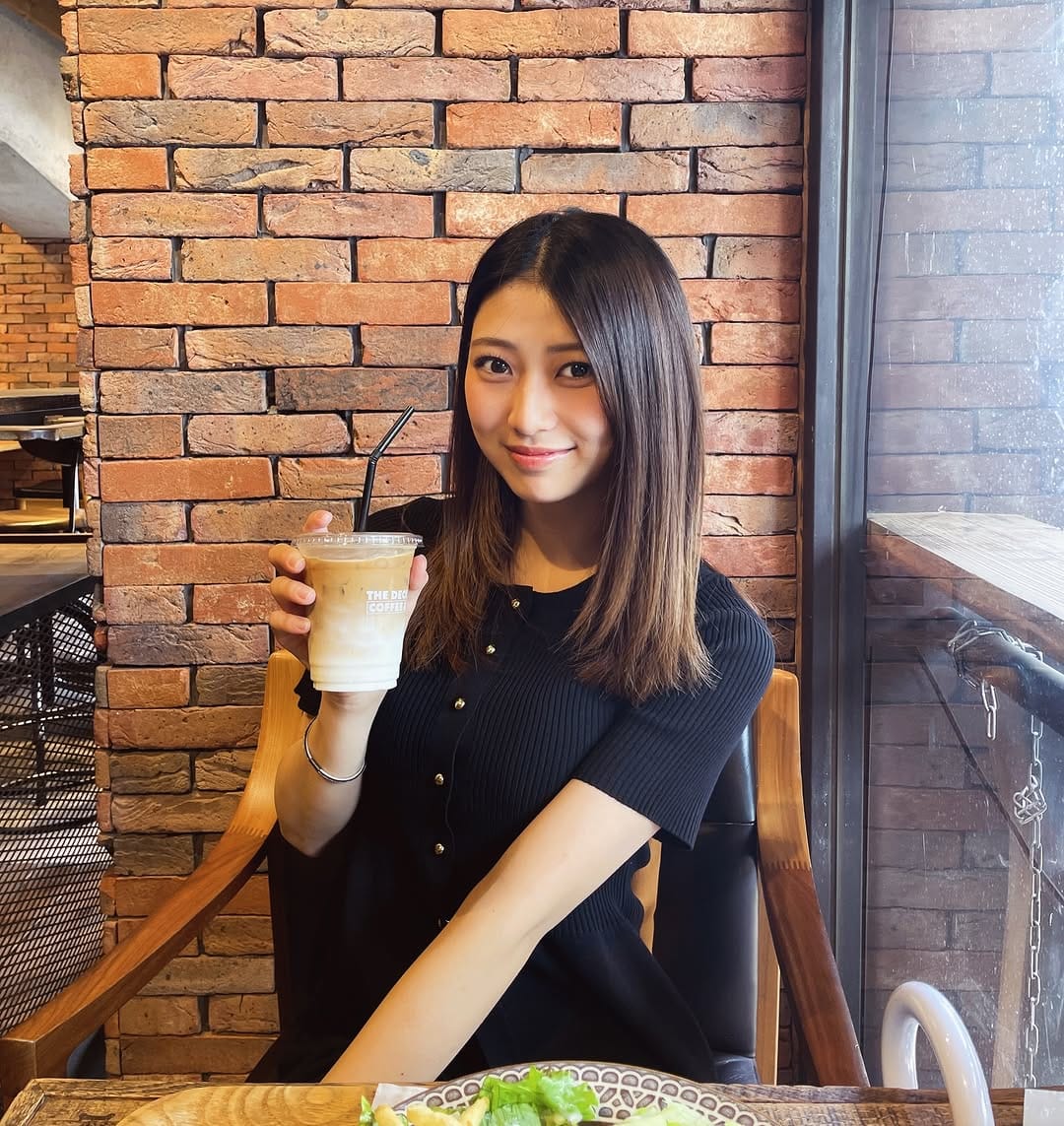 Post 1 by 山口 永愛 (20) on Instagram (carousel)