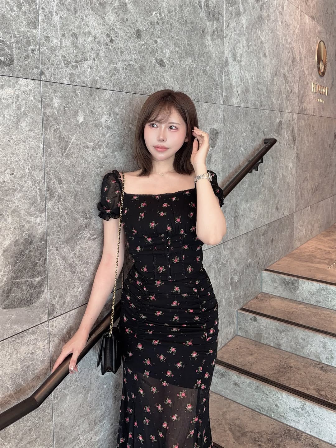 Post 9 by 山崎もえ on Instagram (carousel)