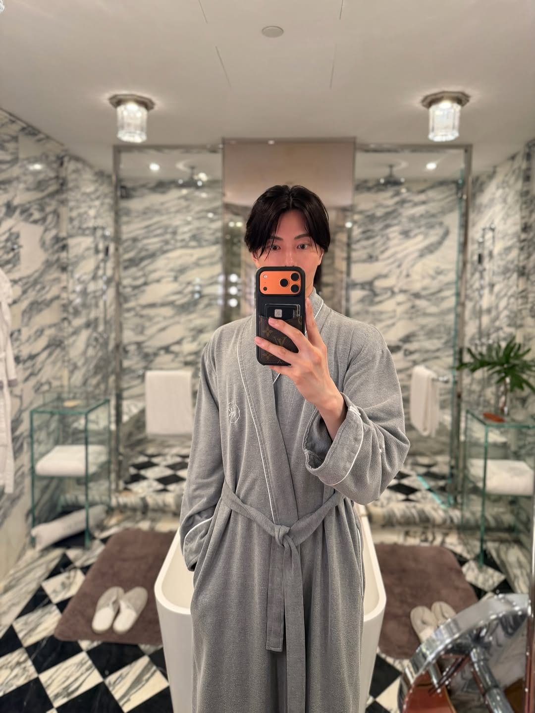 Post 3 by yuzawa clinic 代表 湯澤勇典 二重整形/埋没法/目頭切開 on Instagram (carousel)