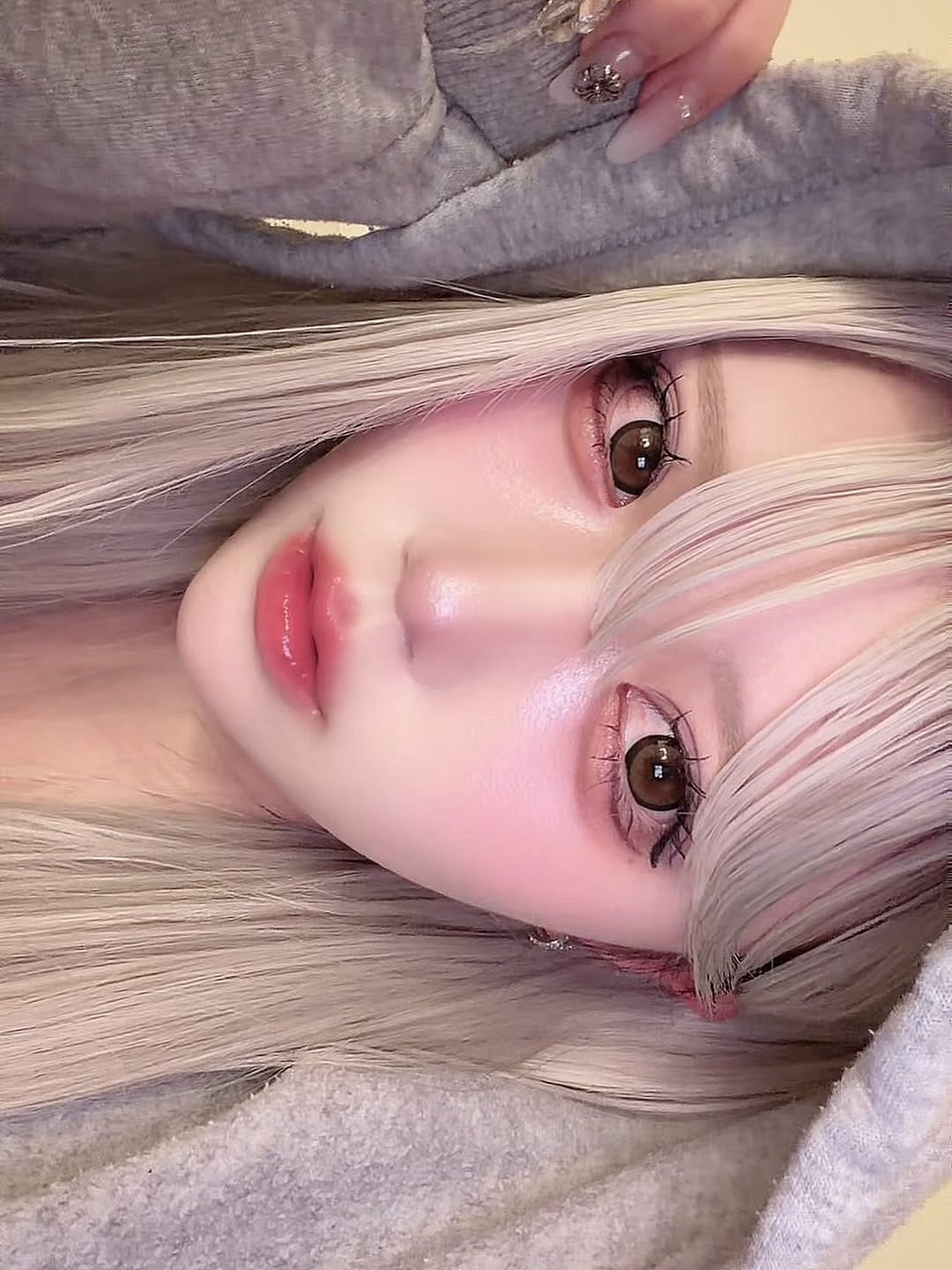 Post 6 by hana on Instagram (carousel)