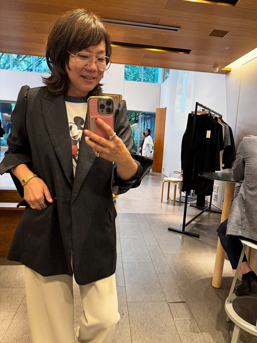 Post 9 by hitomi suzuki on Instagram (carousel)