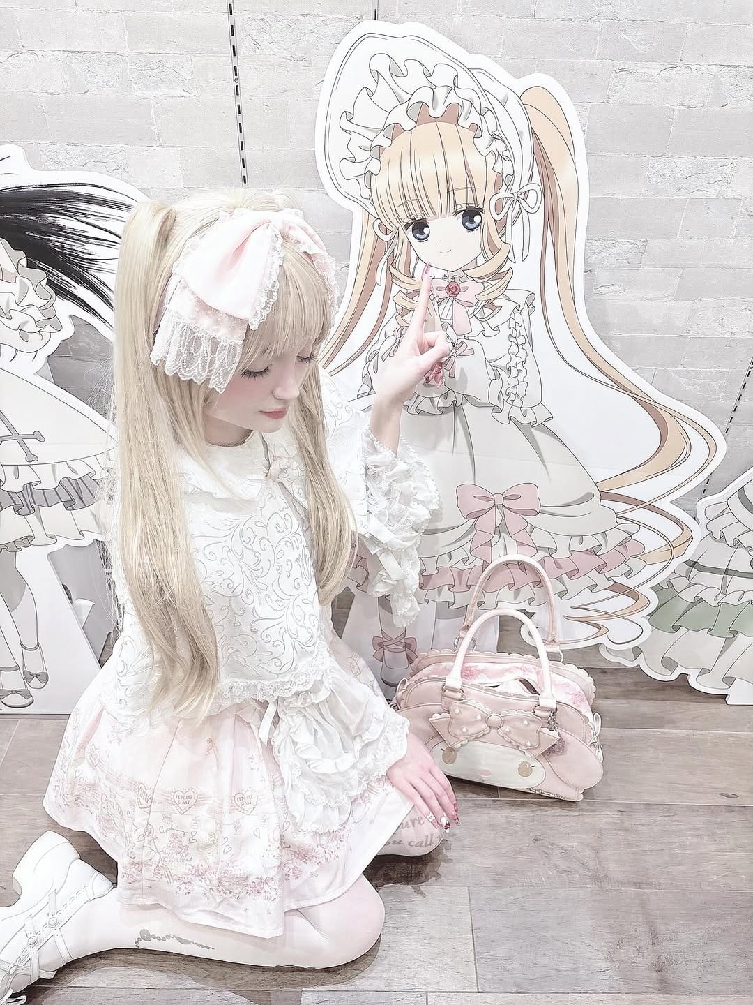 Post 10 by イーヴちゃん | Evie ♡ on Instagram (carousel)