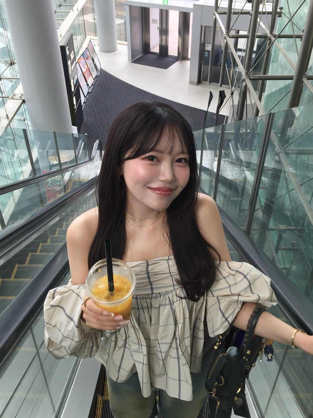 Post 5 by 𝐦𝐢𝐤𝐮𝐩𝐨𝐧 🌿 on Instagram (carousel)