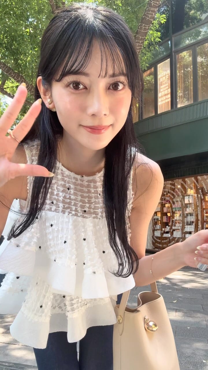Post 6 by miku on Instagram (video)