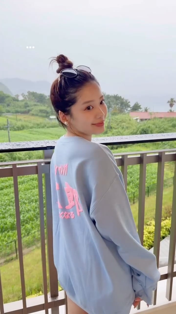 Post 4 by HOTARU on Instagram (video)