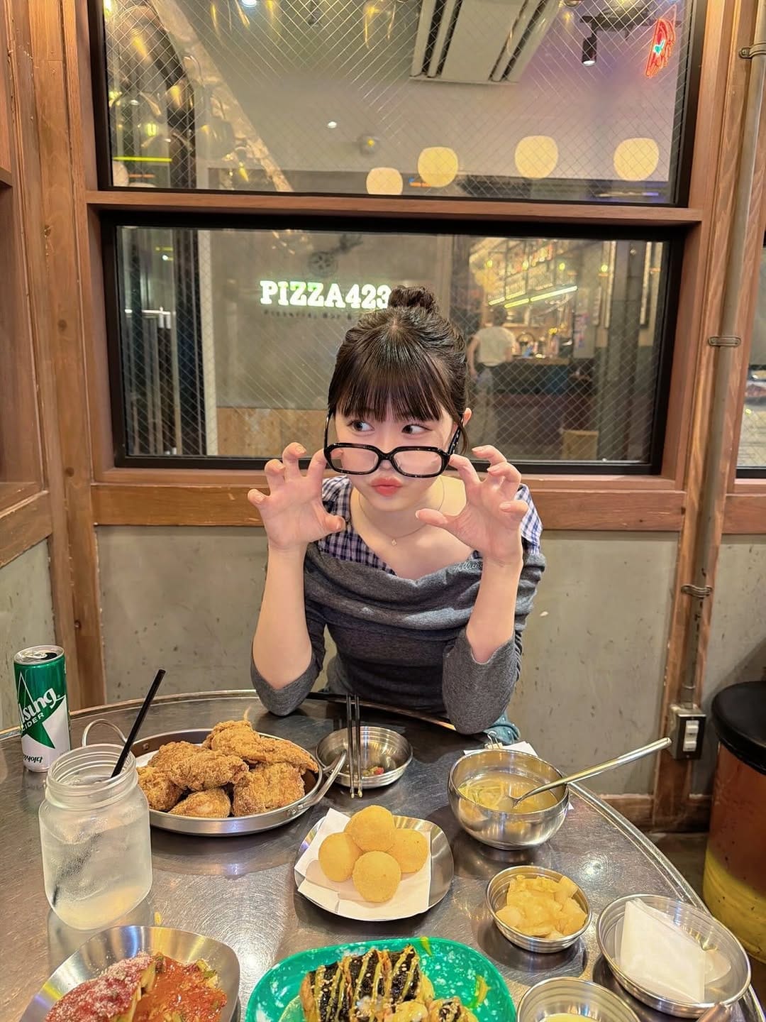 Post 10 by 表 すみれ (おもて すみれ) on Instagram (carousel)
