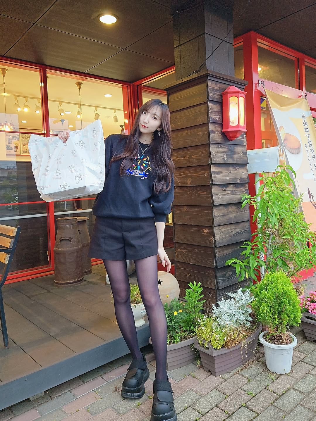 Post 4 by ゆなな on Instagram (carousel)