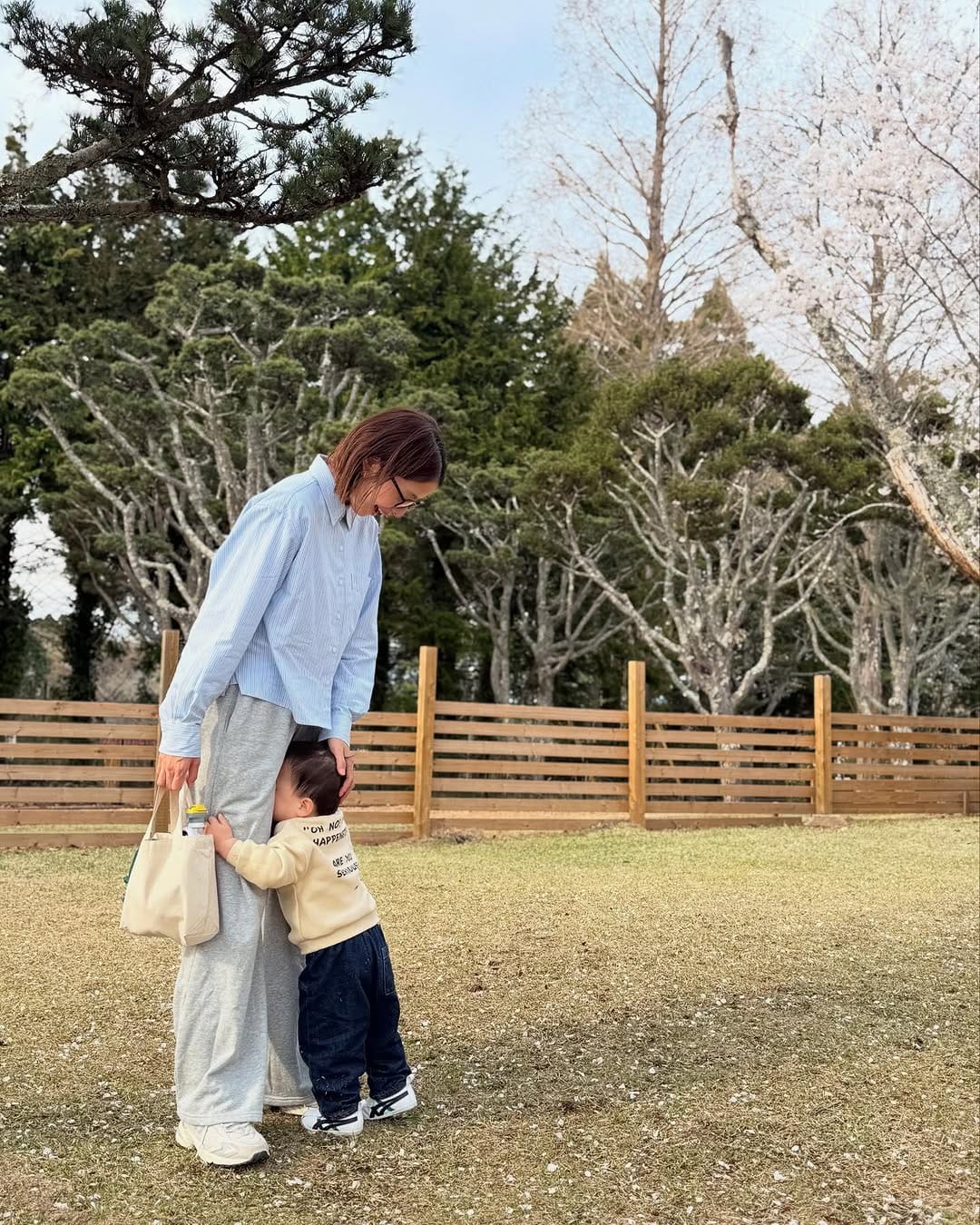 Post 9 by 本郷 杏奈 on Instagram (carousel)