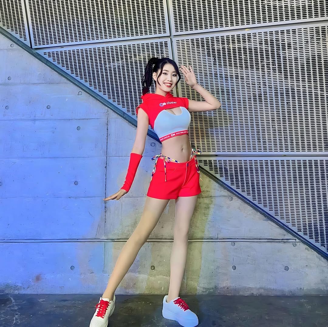 Post 10 by 岡元有紀｜ゆきりん❄️💎 on Instagram (carousel)