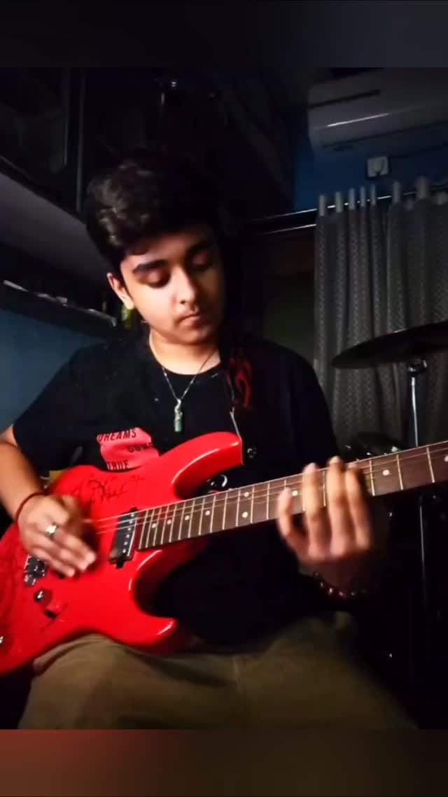 Post 5 by 𝗚𝗨𝗜𝗧𝗔𝗥 𝗚𝗥𝗨𝗡𝗗 on Instagram (video)