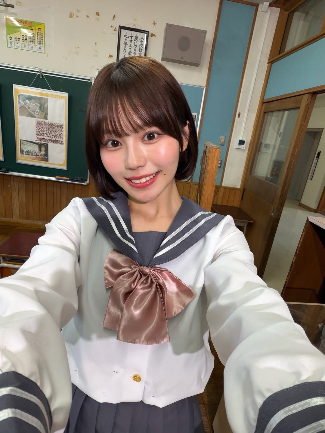 Post 2 by 上西萌々🍠|     Momo Uenishi on Instagram (carousel)
