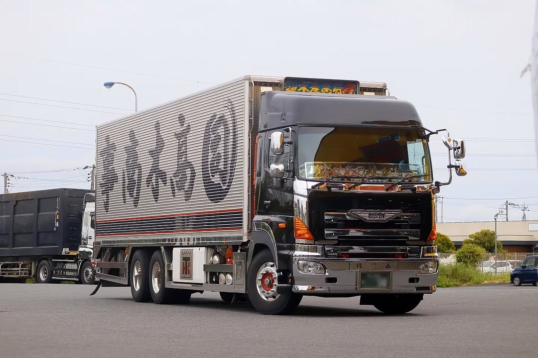 Post 5 by 🇯🇵噂の石橋急行連盟🇯🇵 頭文字Dチーム噂の石橋軍団リーダーのトラックや車好きの部屋✨ on Instagram (carousel)