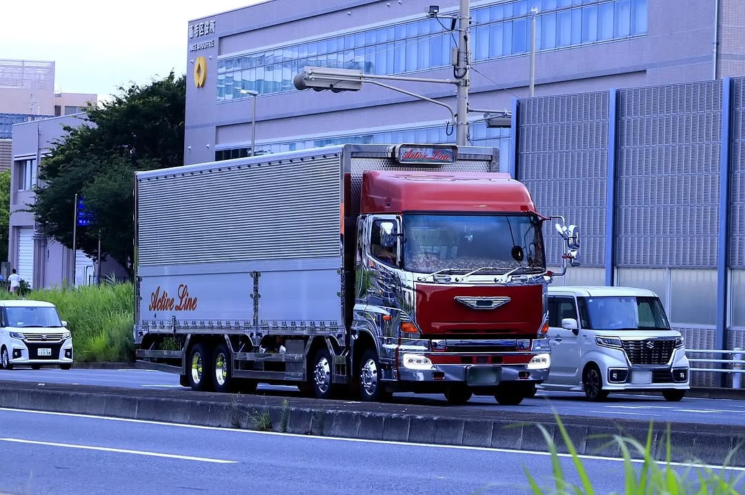 Post 1 by 🇯🇵噂の石橋急行連盟🇯🇵 頭文字Dチーム噂の石橋軍団リーダーのトラックや車好きの部屋✨ on Instagram (carousel)