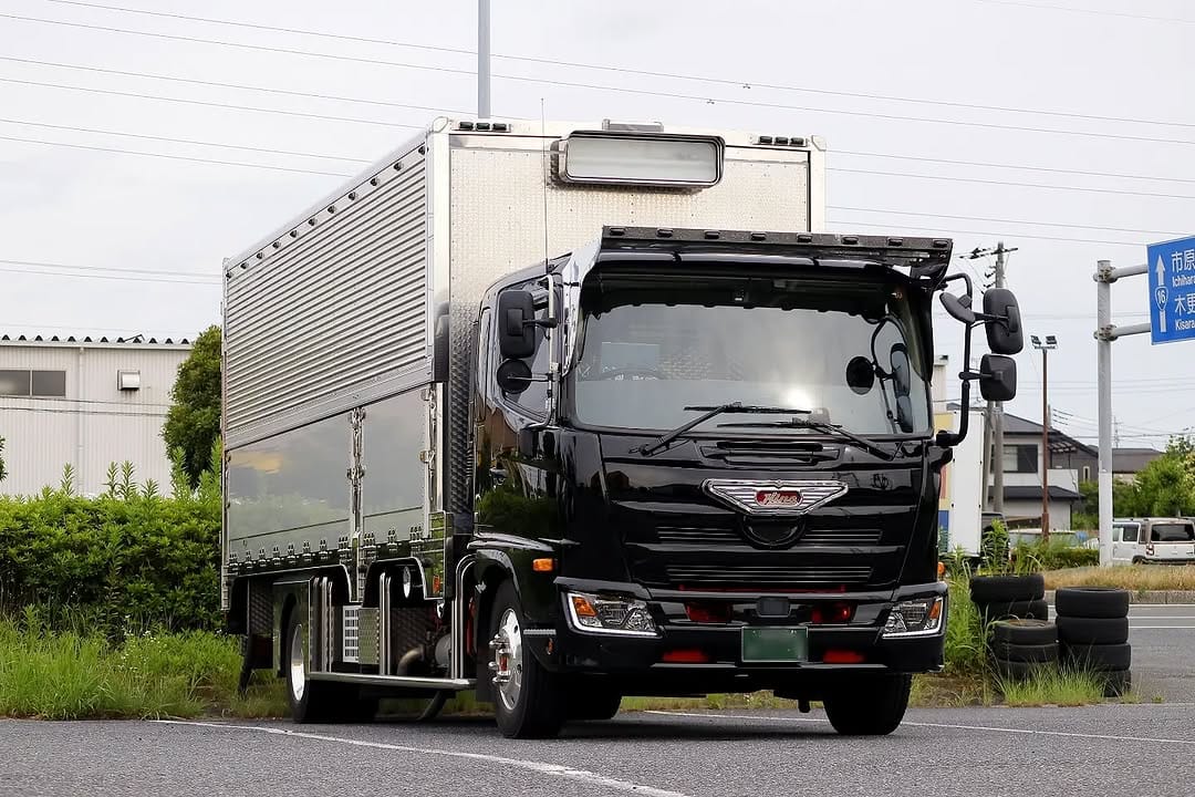 Post 4 by 🇯🇵噂の石橋急行連盟🇯🇵 頭文字Dチーム噂の石橋軍団リーダーのトラックや車好きの部屋✨ on Instagram (carousel)
