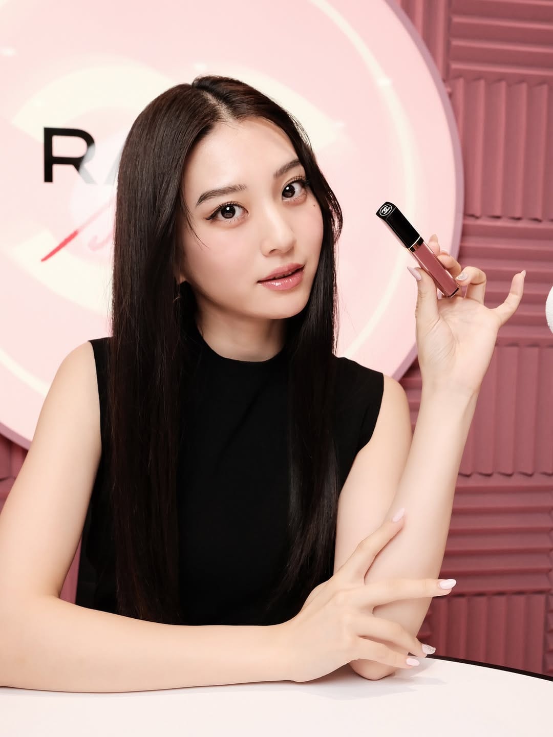 Post 1 by 金谷鞠杏 / 𝐌𝐚𝐫𝐢𝐚 𝐊𝐚𝐧𝐞𝐲𝐚 / 𝐆𝐄𝐍𝐈𝐂 on Instagram (carousel)