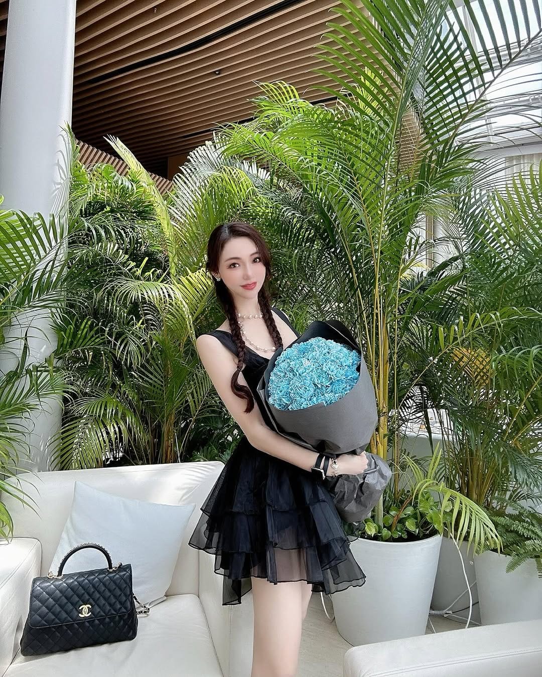 Post 9 by naccy yoko nashigase on Instagram (carousel)
