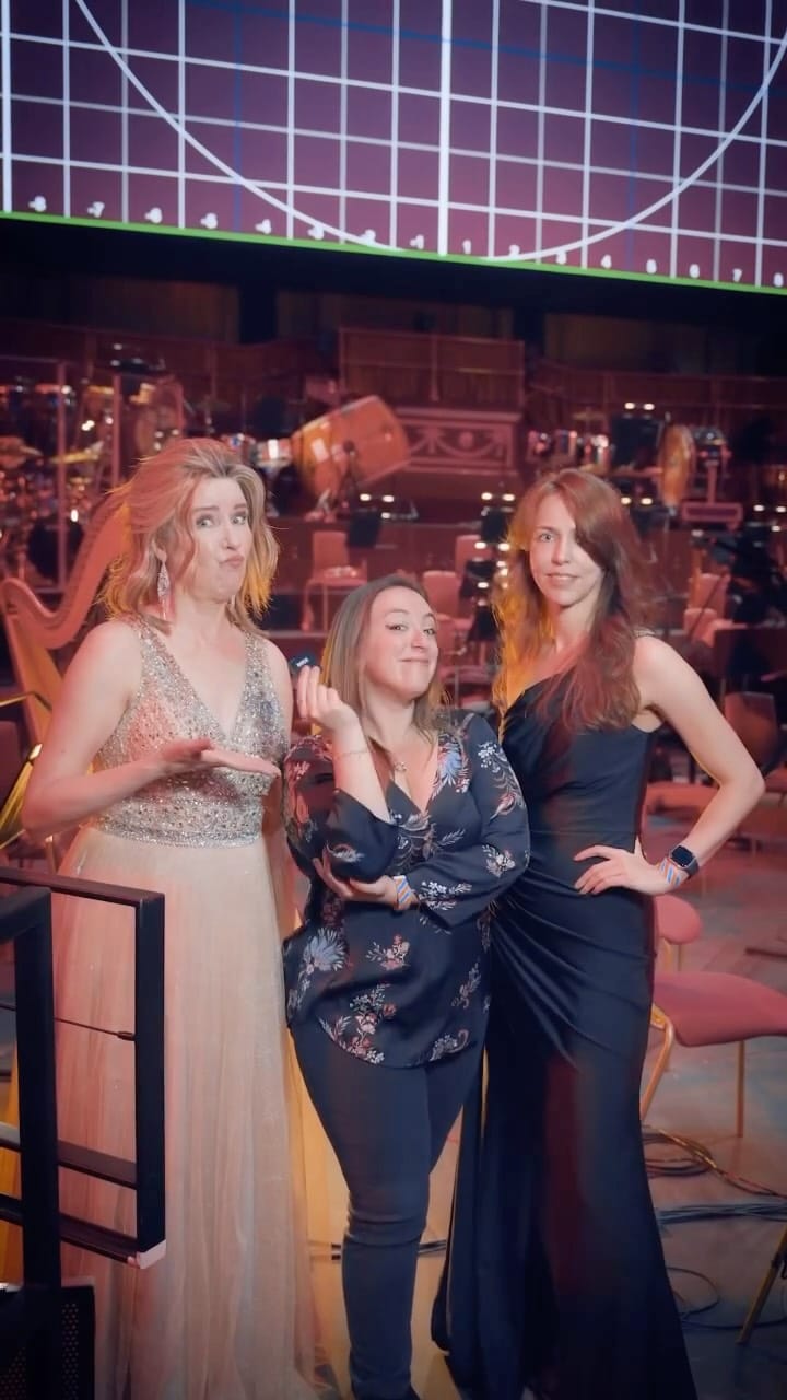 Post 8 by Donna Burke ドナ・バーク on Instagram (video)