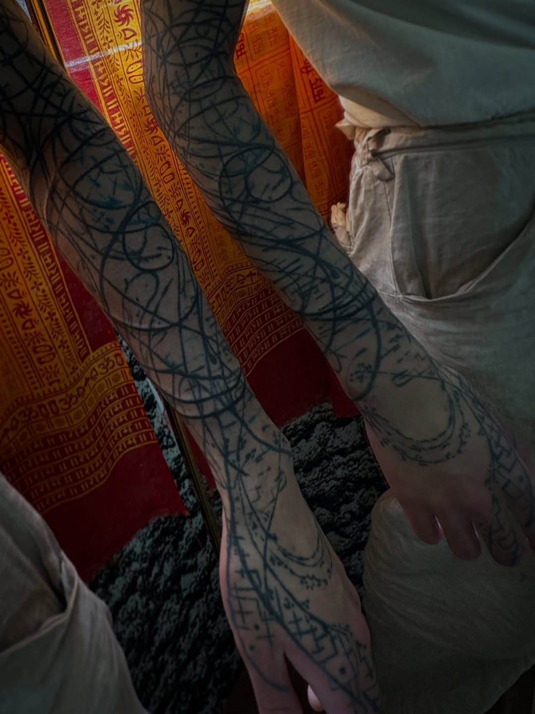 Post 5 by 亜鶴/Azu∴DIYink on Instagram (carousel)