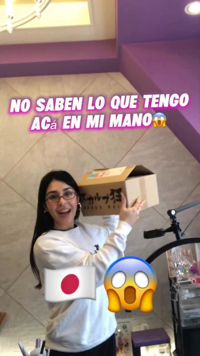 Post 1 by CAMILA 【海外風スカルプ】 on Instagram (video)