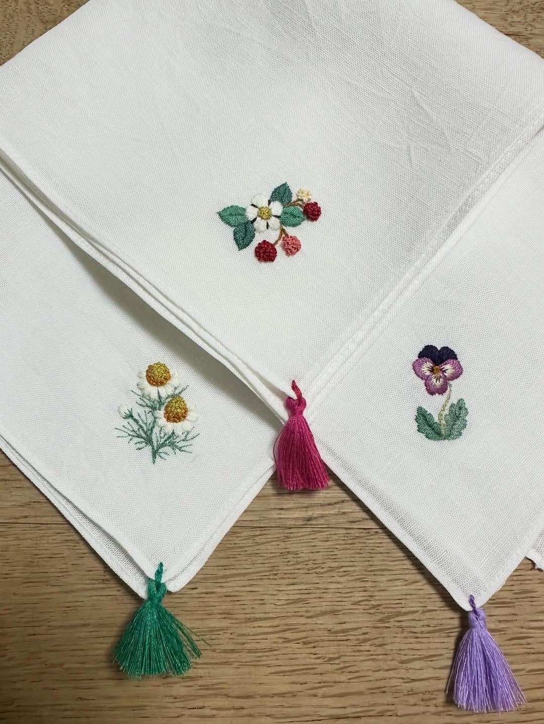Post 4 by 刺繍 mogu on Instagram (carousel)