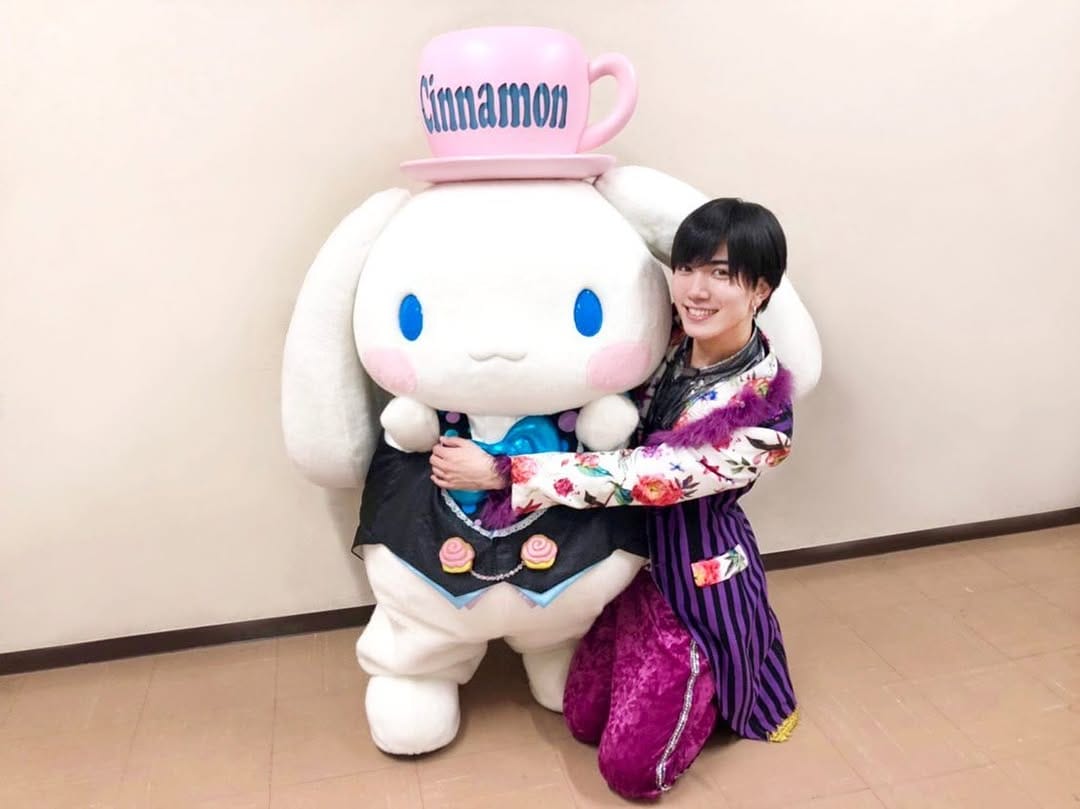 Post 9 by ともや on Instagram (carousel)