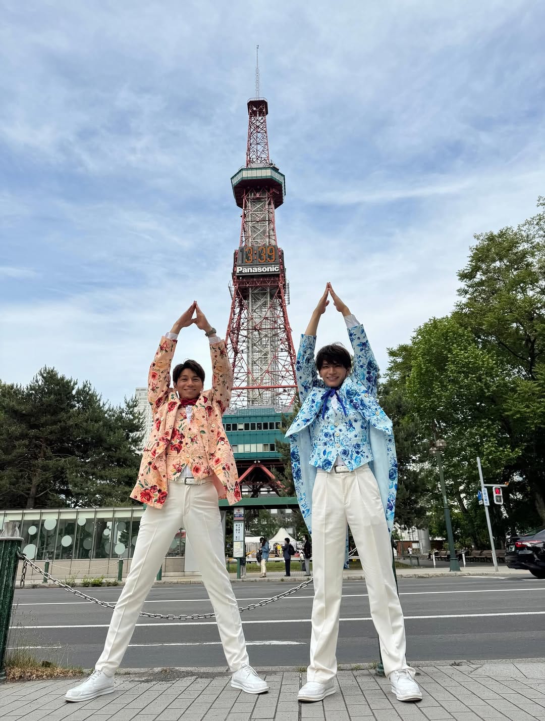 Post 4 by 山本佳志 / SHOW-WA on Instagram (carousel)