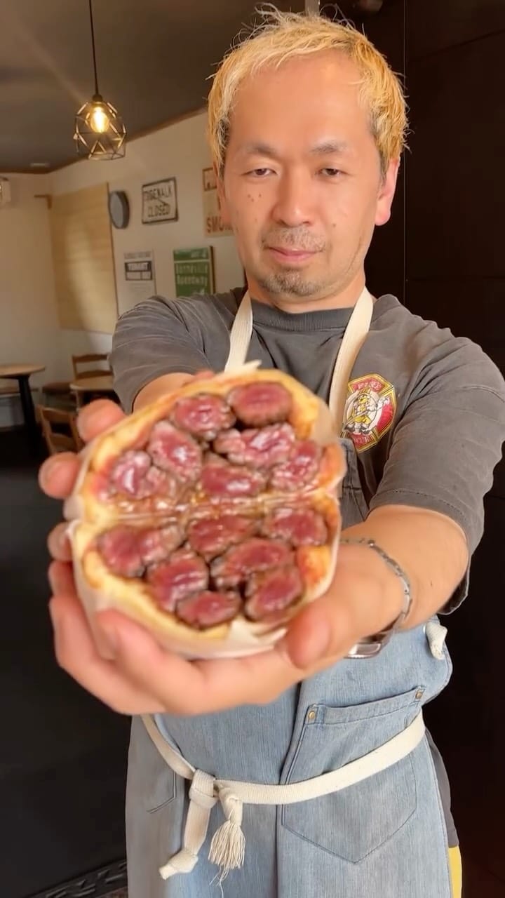 Post 2 by 松島サンドウィッチストア｜TVで話題のミートサンド on Instagram (video)