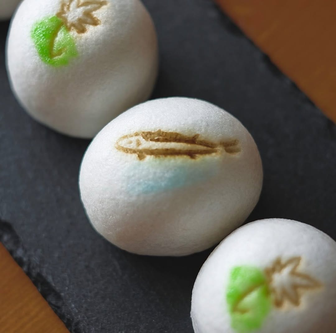 Post 1 by 奈良で400年続く老舗和菓子屋【本家菊屋】 on Instagram (image)