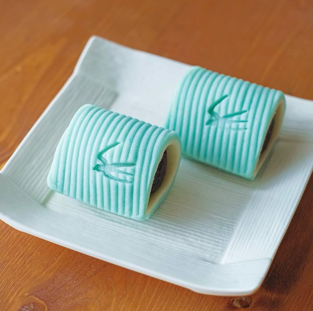 Post 6 by 奈良で400年続く老舗和菓子屋【本家菊屋】 on Instagram (carousel)