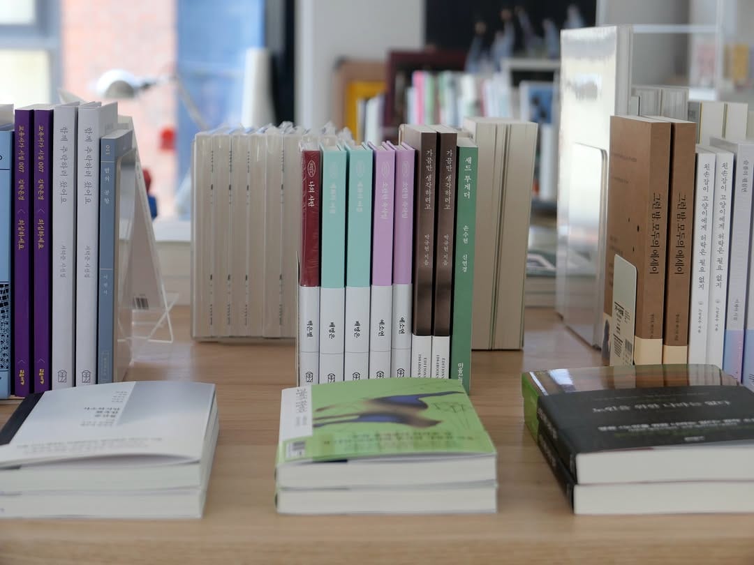 Post 5 by 시작의 서점 Prologue bookstore on Instagram (carousel)