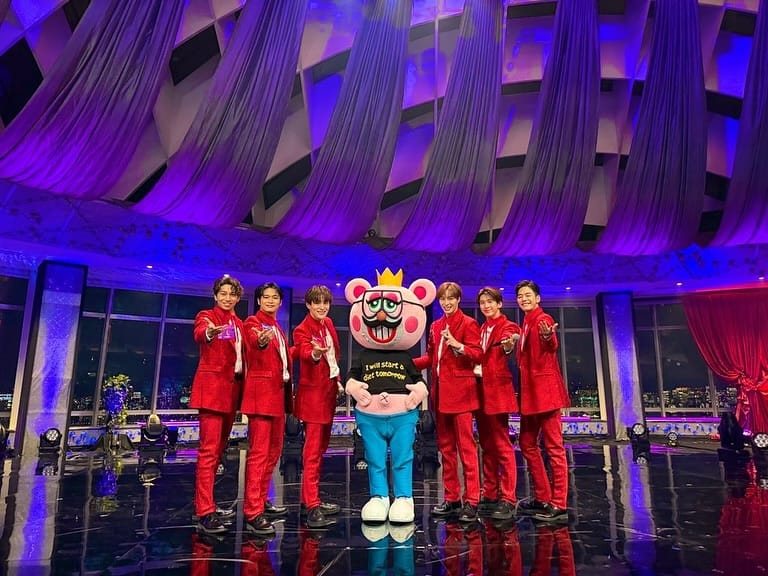 Post 10 by 向山 毅(Takeshi Mukaiyama) / SHOW-WA on Instagram (carousel)