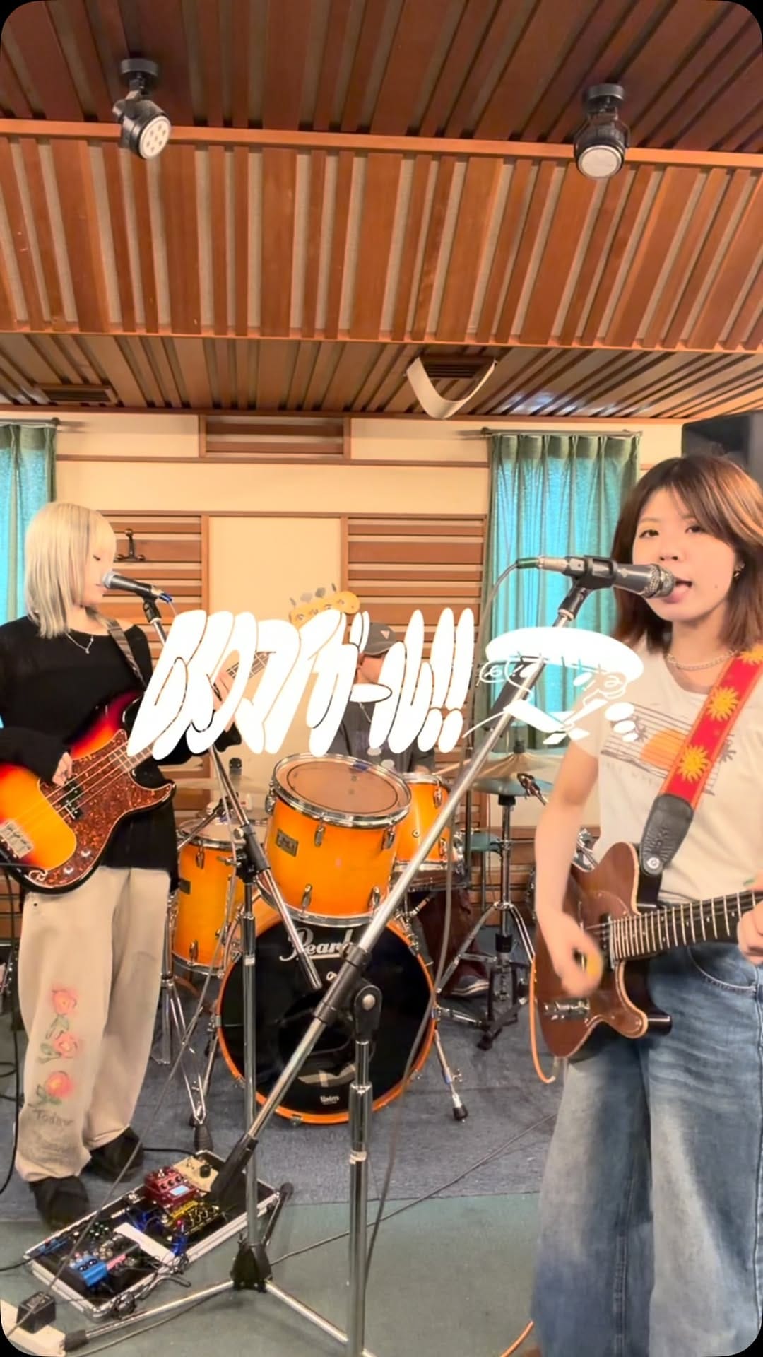Post 2 by レトロマイガール！！ on Instagram (video)