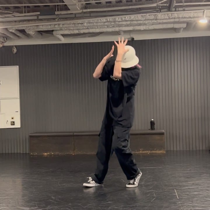 Post 10 by 👑MIKU🌹popping🍿kyoto👑 on Instagram (carousel)