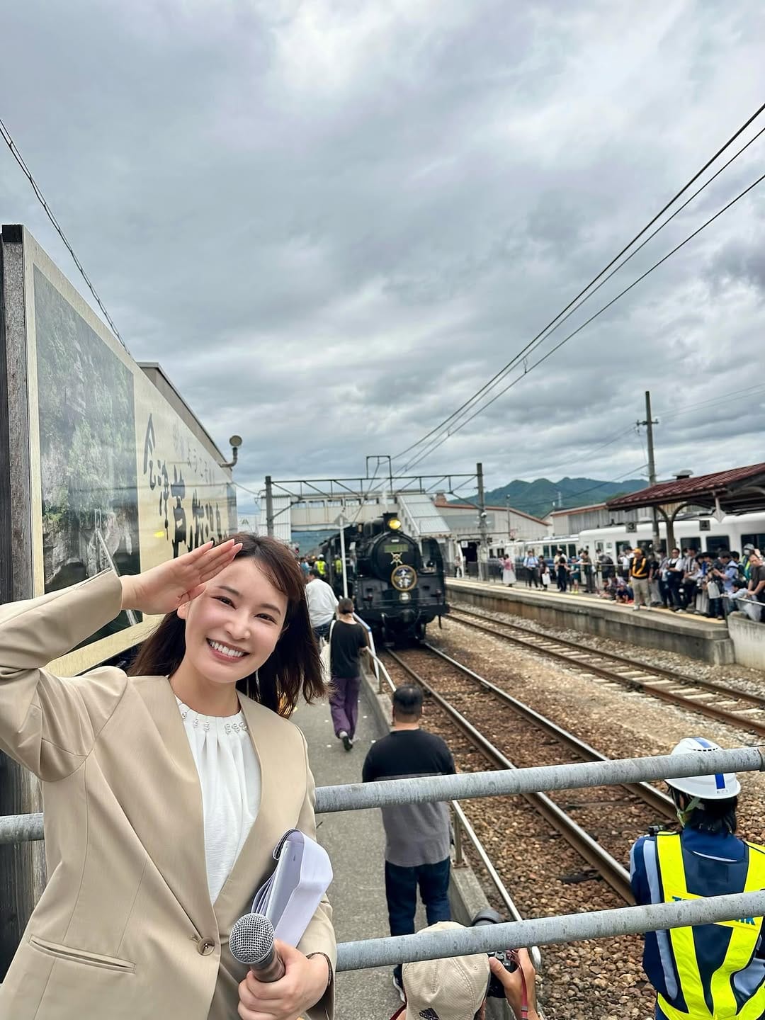 Post 2 by 佐竹 美希 Miki Satake(フリーアナウンサー) on Instagram (carousel)