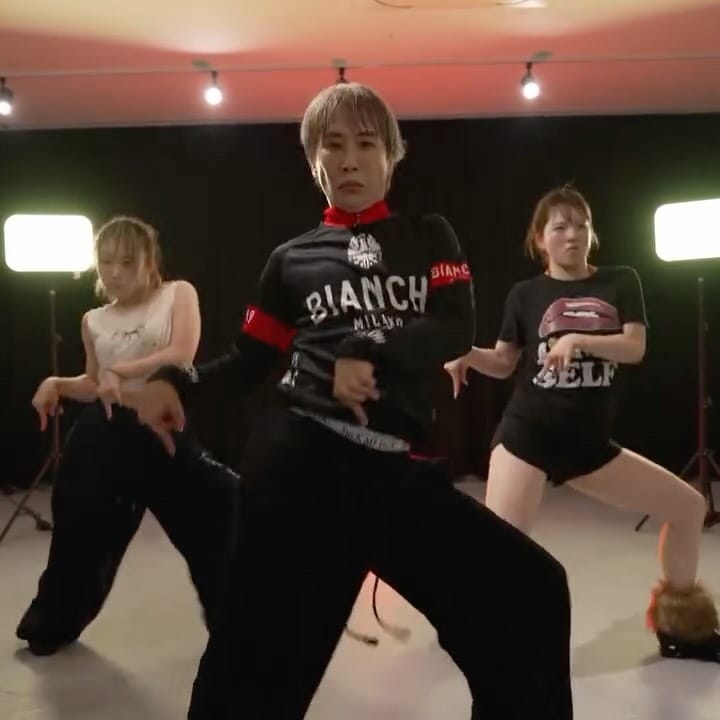 Post 3 by avecoo on Instagram (video)