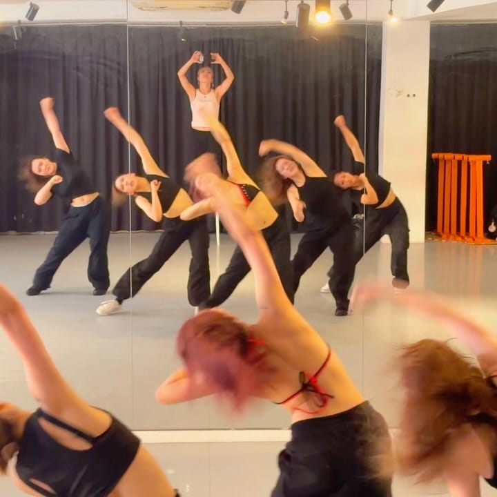 Post 2 by avecoo on Instagram (video)
