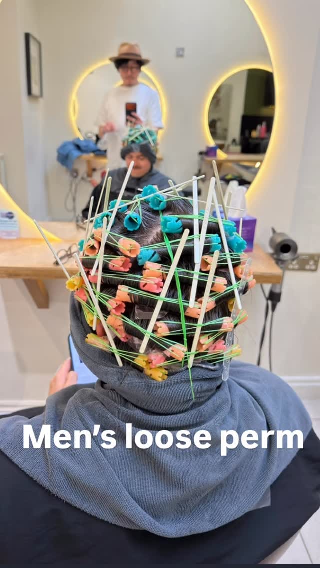 Post 3 by Tomo / London hairstylist on Instagram (video)
