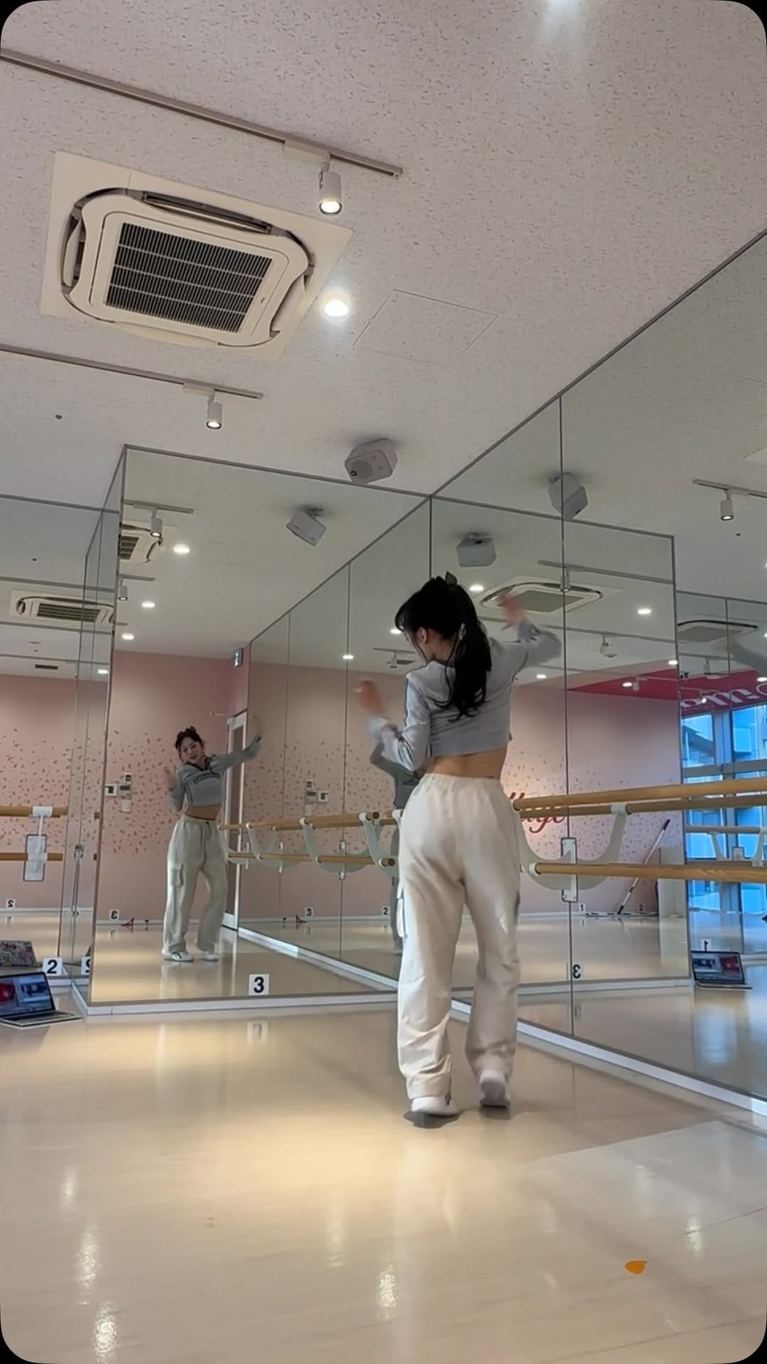 Post 1 by やふこ🧚 on Instagram (video)
