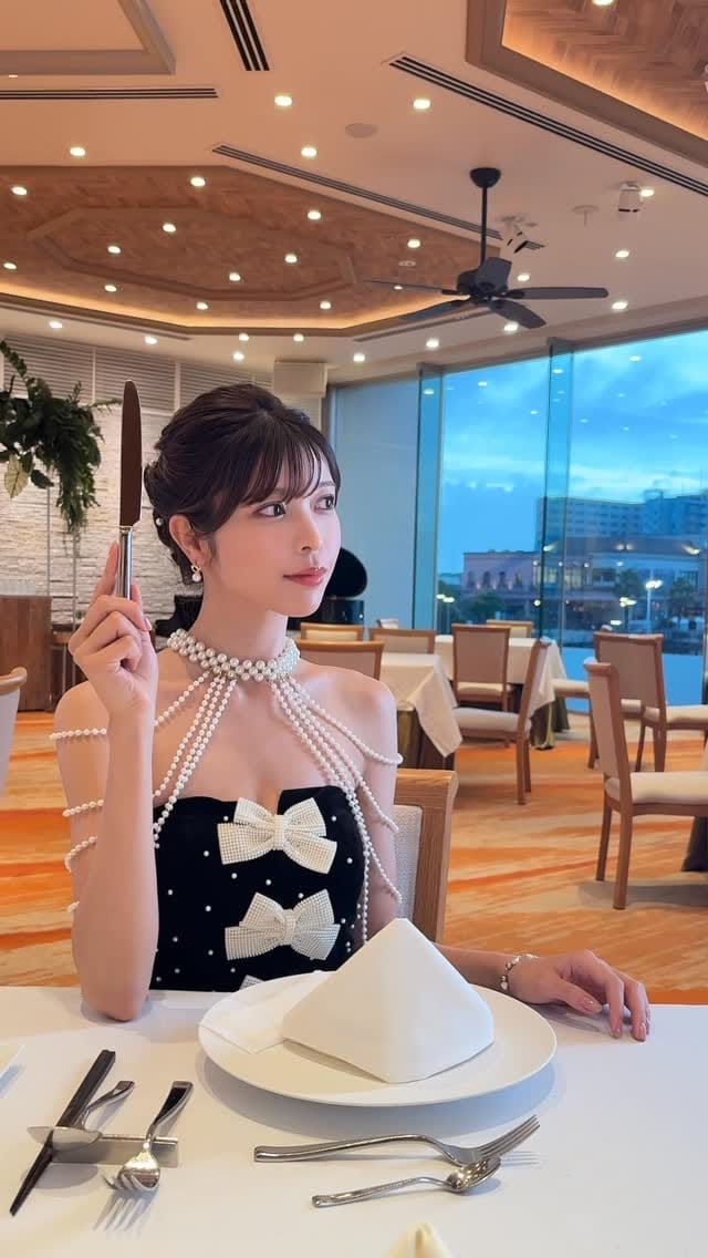 Post 3 by 七瀬 なな on Instagram (video)