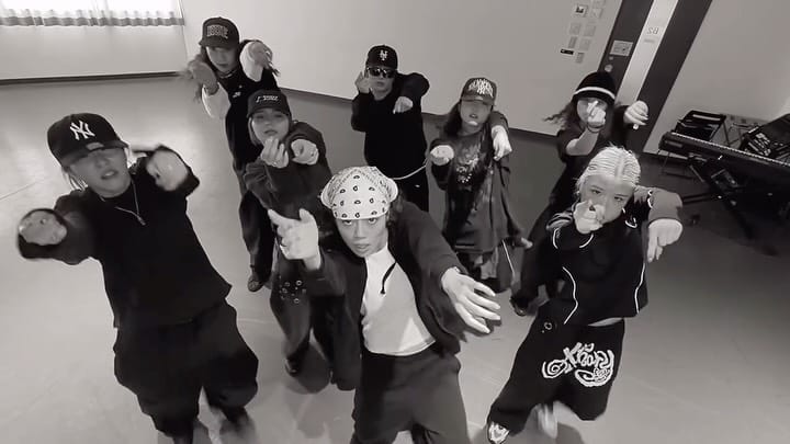 Post 4 by hasumi on Instagram (video)