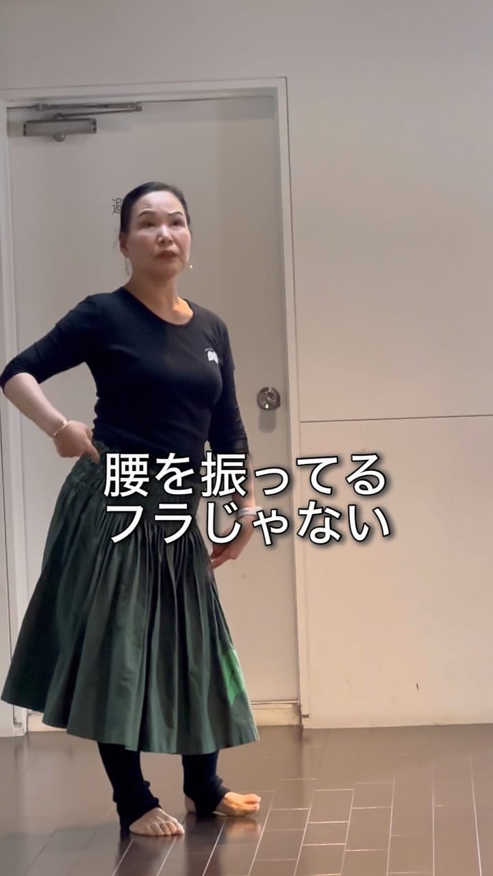 Post 1 by フラダンス ハーロアフラスタジオ on Instagram (video)