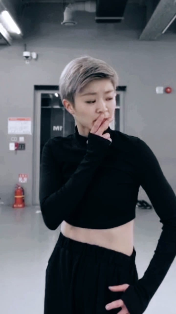 Post 10 by Eri Matsui on Instagram (video)