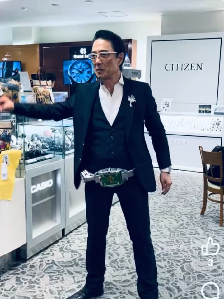 Post 9 by 黒田 アーサー on Instagram (carousel)