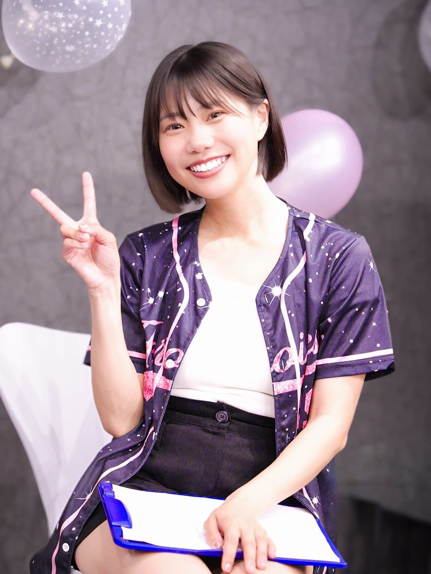 Post 8 by ほりえ みく| 売り子ちゃん⚾️ on Instagram (carousel)