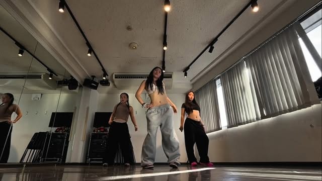 Post 5 by 𝗦𝗮𝘆𝗮𝗯𝗶𝗿𝘂 on Instagram (video)