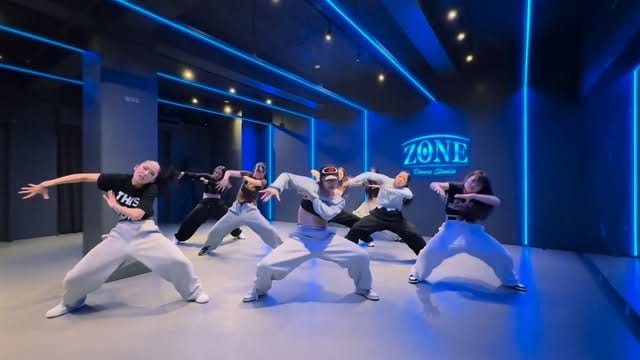 Post 6 by 𝐭𝐚𝐤𝐚𝐫𝐚 on Instagram (video)
