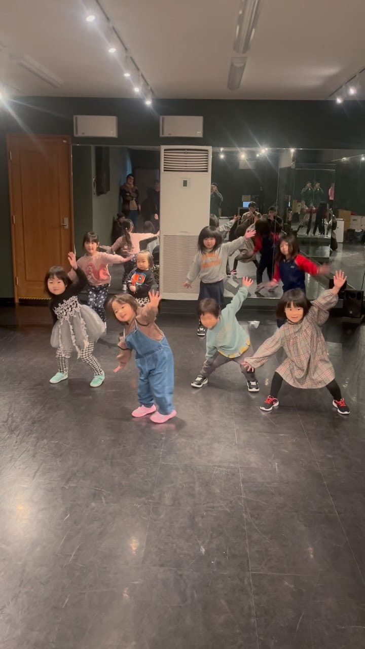 Post 10 by Domino | 大阪ダンススタジオ on Instagram (video)